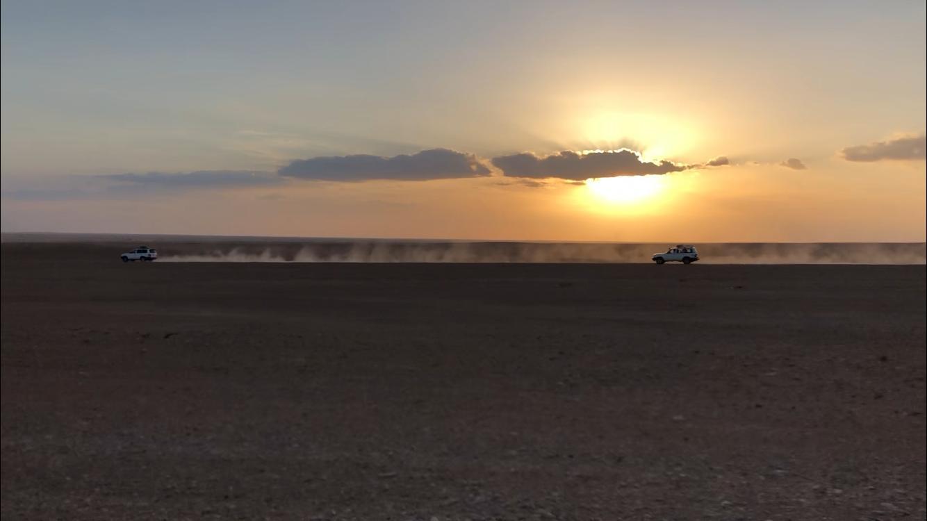 Round-trip transfer between Douz and Camp Mars